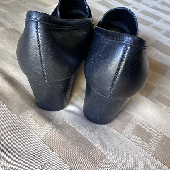 Classic Black Women's‎ Loafers - Picture 4 of 9